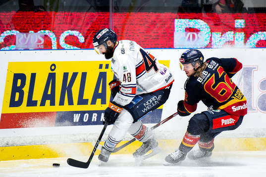 Växjös Daniel Rahimi och Djurgårdens Manuel Ågren