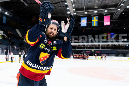Djurgårdens Dick Axelsson jublar