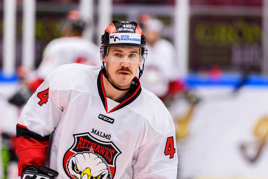 Malmö Redhawks Jesper Jensen Aabo innnan ishockeymatchen i