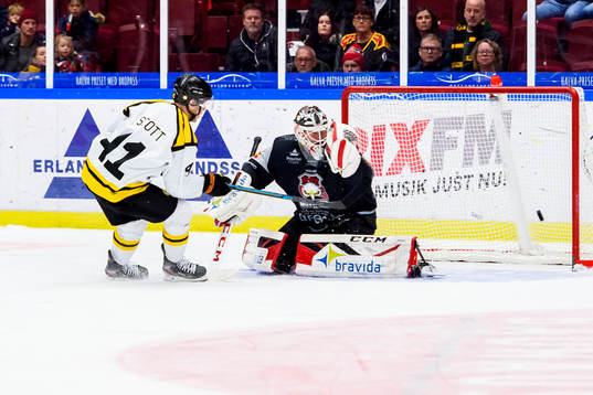 Brynäs Josef Ingman straff räddas ac målvakt Lars Volden