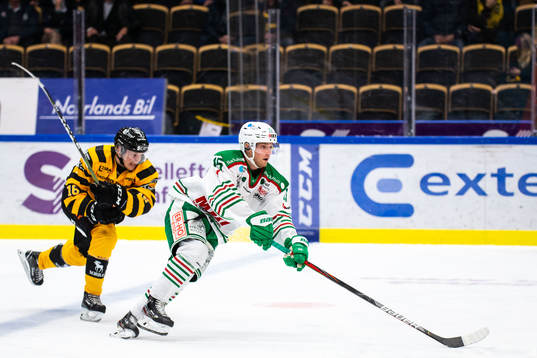 Skellefteås Linus Lindström och Rögles Simon Ryfors