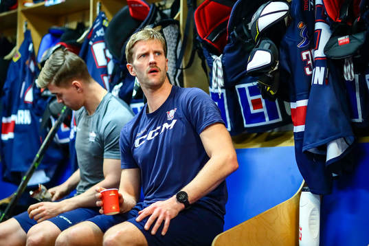 Linköpings Sebastian Karlsson före ishockeymatchen i SHL