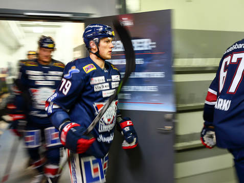 Linköpings Patrik Lundh före ishockeymatchen i SHL mellan