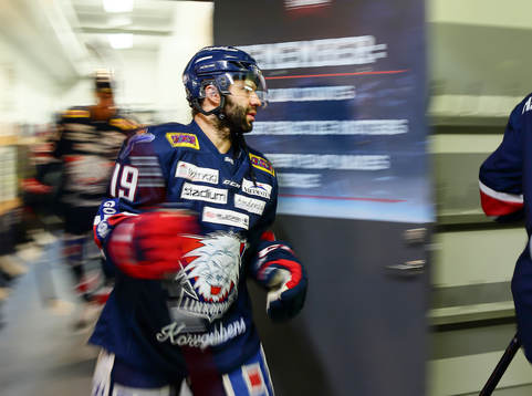 Linköpings Joe Whitney före ishockeymatchen i SHL mellan