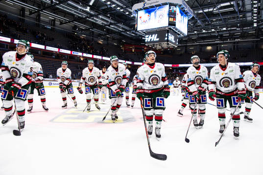 Frölundas spelare jublar