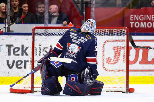 Linköpings målvakt Jonas Gustavsson deppar