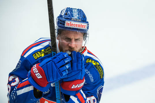 Oskarshamns Robin Söderqvist har ont