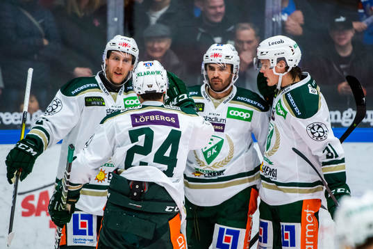 Färjestads Martin Johansson jublar med lagkamrater