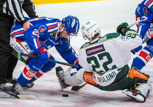 Oskarshamns Robin Söderqvist och Färjestads Per Åslund