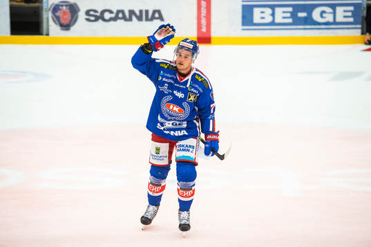 Oskarshamns Jonas Engström jublar