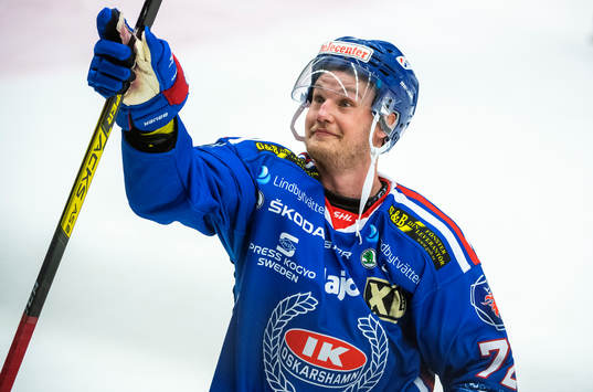 Oskarshamns Jonas Engström jublar
