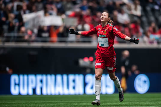 Goalkeeper Cecilie Fiskerstrand of LSK Kvinner celebrates
