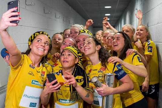 Cathrine Dekkerhus, Synne Skinnes Hansen, Therese Sessy