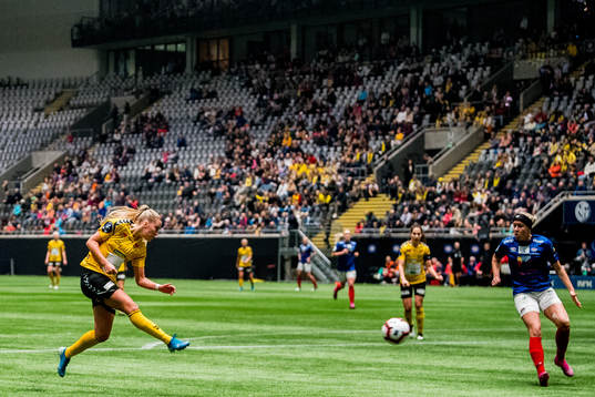 Emilie Nautnes of LSK Kvinner