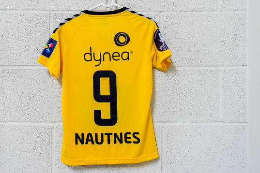The shirt of Emilie Nautnes of LSK Kvinner in the dressing