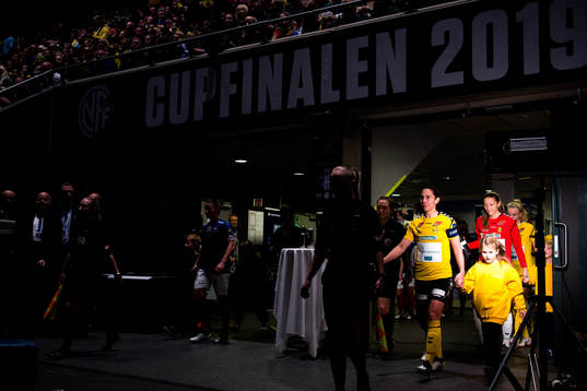 Ingrid Moe Wold of LSK Kvinner enters the pitch
