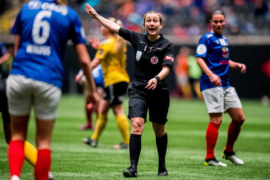 Referee Ingvild Langnes Aarland