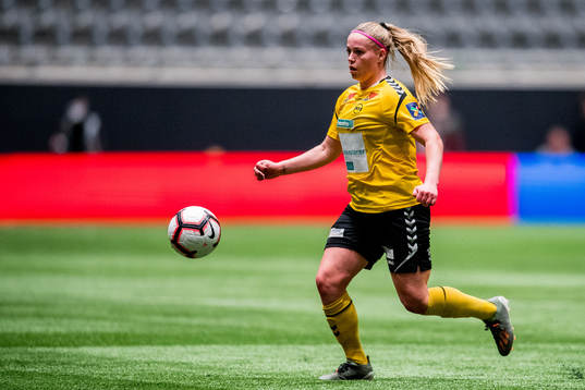 Therese Sessy Åsland of LSK Kvinner