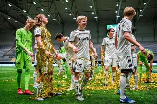 Teodor Berg Haltvik, Edvard Sandvik Tagseth and the players
