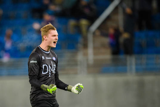 Goalkeeper Kristoffer Sundquist Klaesson of Vålerenga