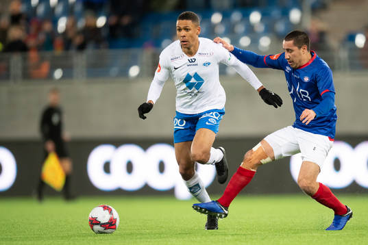 Mathis Bolly of Molde and Efrain Juarez of Vålerenga