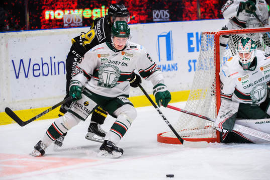 Tingsryds Jacob Lundegård och målvakt Arvid Söderblom