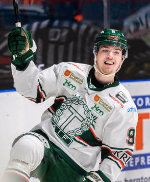 Tingsryds Jakob Heljemo jublar