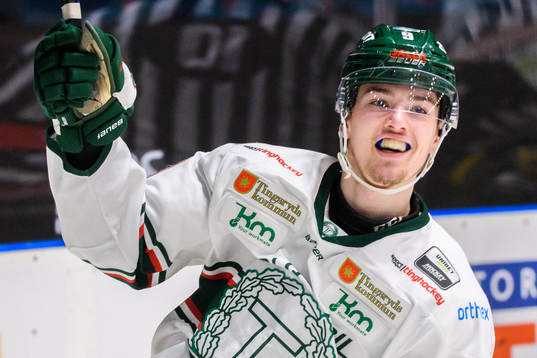 Tingsryds Jakob Heljemo jublar
