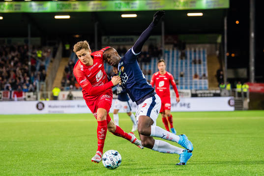 Thomas Grøgaard of Brann and Prosper Mendy of Strømsgodset
