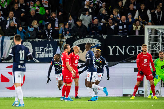 Duplexe Tchamba Bangou of Strømsgodset celebrates