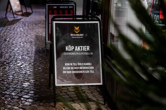 Östersunds kansli med supportershop och en skylt om