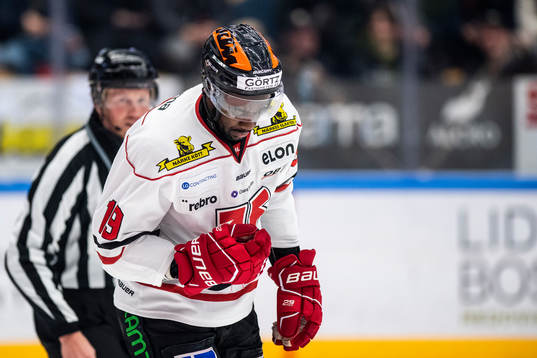 Örebros Daniel Muzito Bagenda deppar