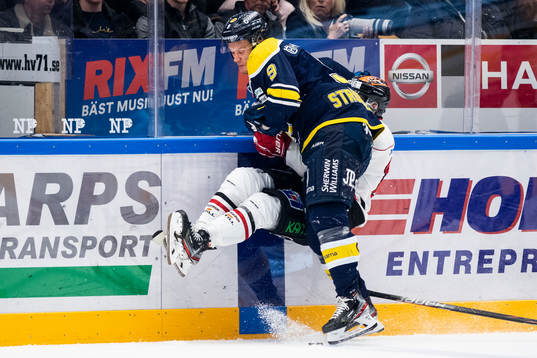 s Didrik Strömberg och Örebros Joonas Rask