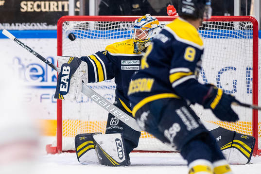 s målvakt Hugo Alnefelt släpper in 1-1