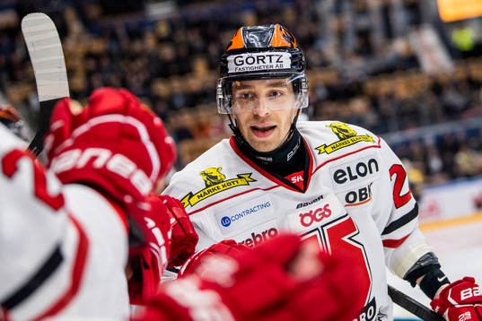 Örebros Sakari Salminen jublar