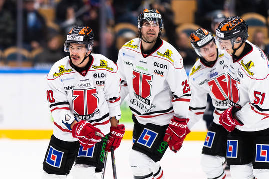 Örebros Shane Harper jublar