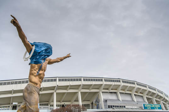 The statue of Zlatan Ibrahimovic has been vandalized