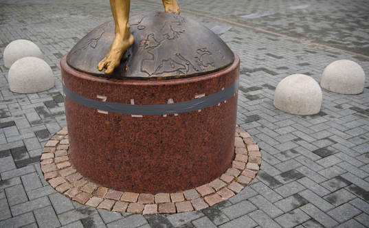 The statue of Zlatan Ibrahimovic has been vandalized