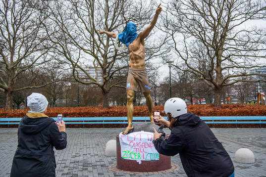 The statue of Zlatan Ibrahimovic has been vandalized