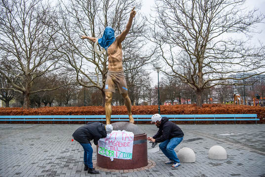The statue of Zlatan Ibrahimovic has been vandalized