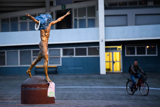 The statue of Zlatan Ibrahimovic has been vandalized