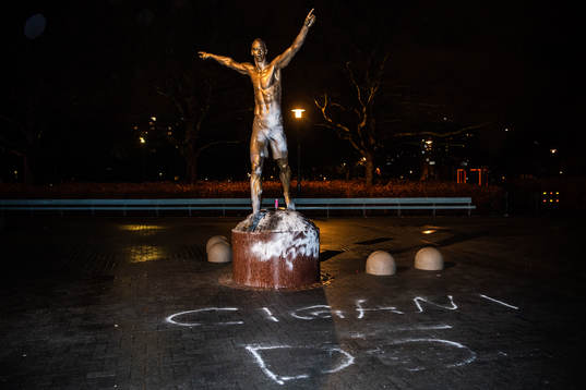 The statue of Zlatan Ibrahimovic has been vandalized