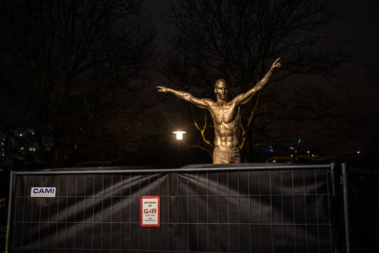 Bläddra bland fler bilder av Football, statue of Zlatan Ibrahimovic vandalized