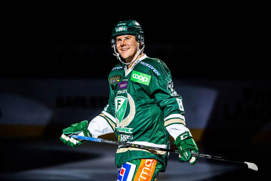 Färjestads Mikael Johansson tackas av