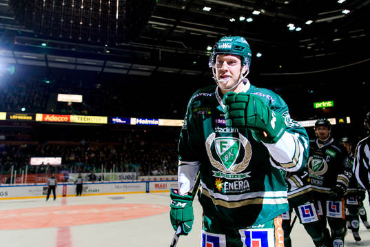 Färjestads Victor Ejdsell jublar