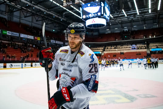 Linköpings Jaakko Rissanen deppar