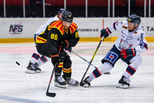 Brynäs Jaedon Descheneau och Linköpings Hampus Larsson