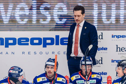 Växjös tränare Sam Hallam deppar