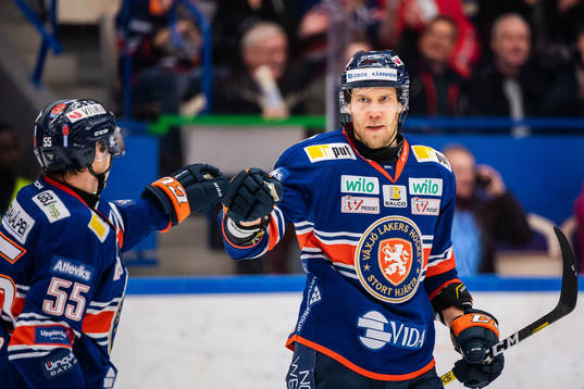 Växjös Ilari Melart jublar