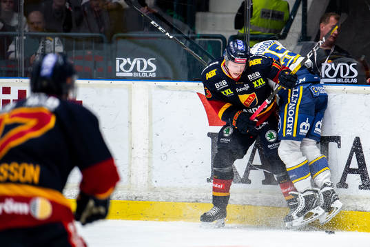 Djurgårdens Kalle Östman och Leksands Linus Persson